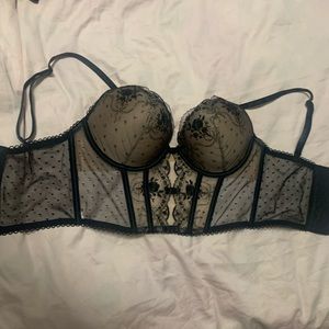 Victoria secret very sexy laced bra 32D